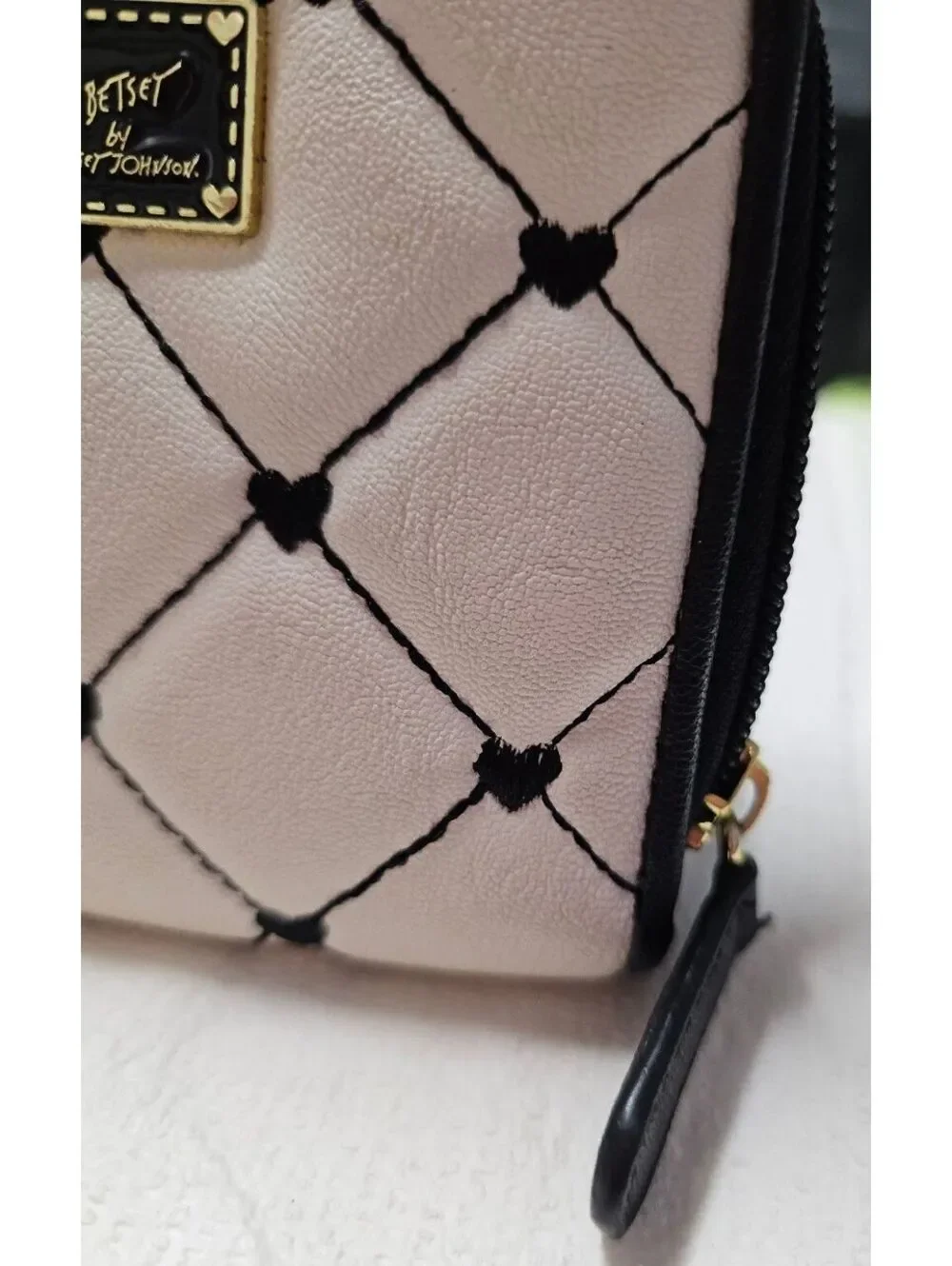 Luv Betsey Quilted Mini Wallet White/Black Hearts Zip Around – Read Flaws